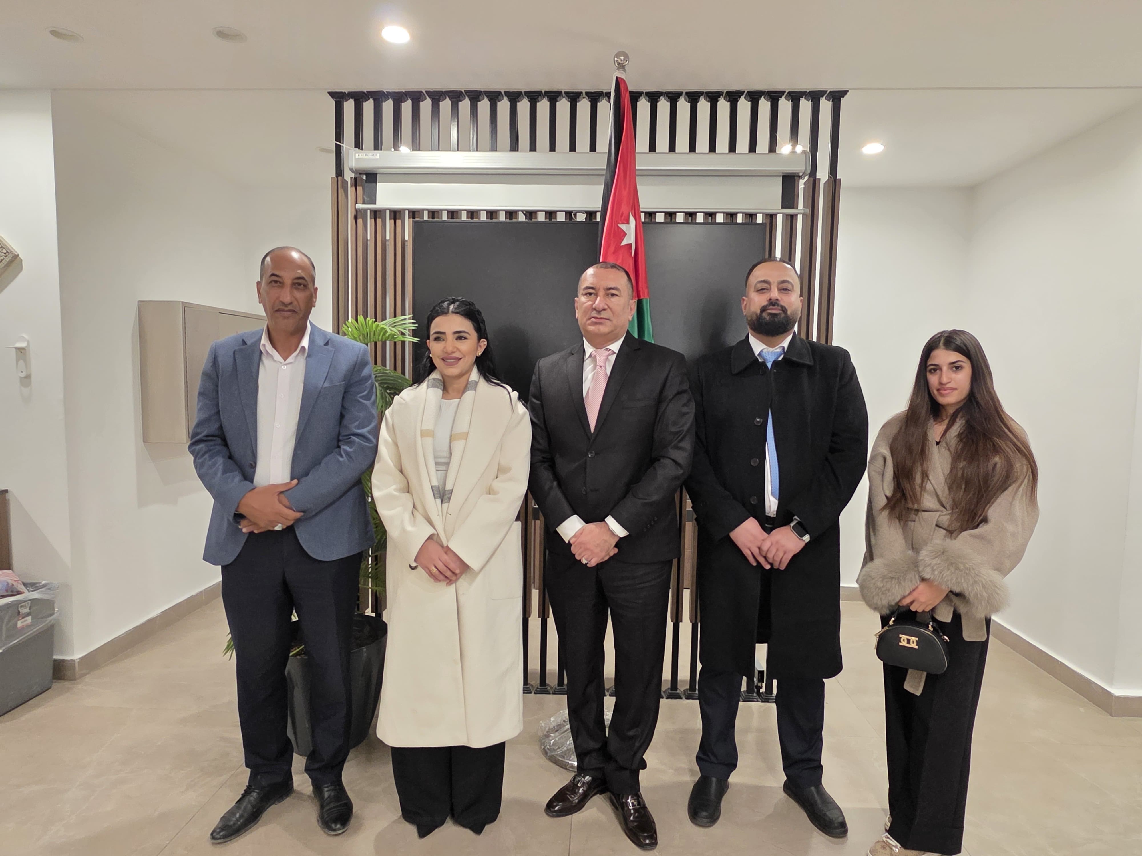 Madar Al-Saa Images 0.47213560438044555