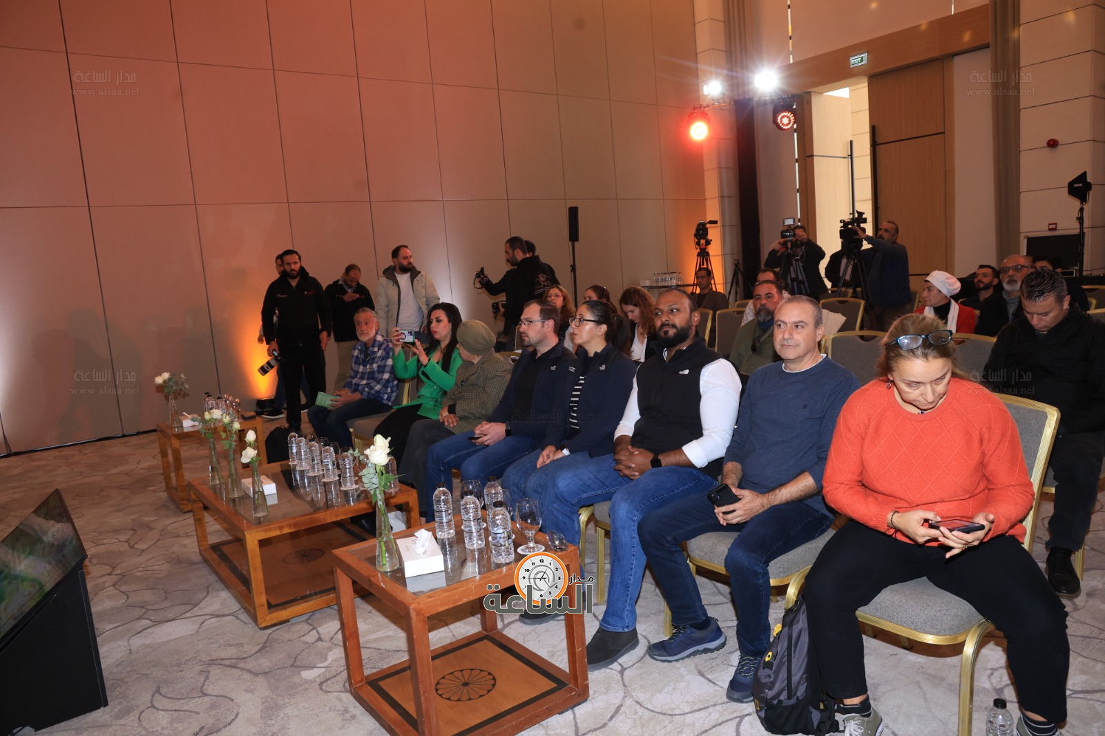 Madar Al-Saa Images 0.18448357740873933