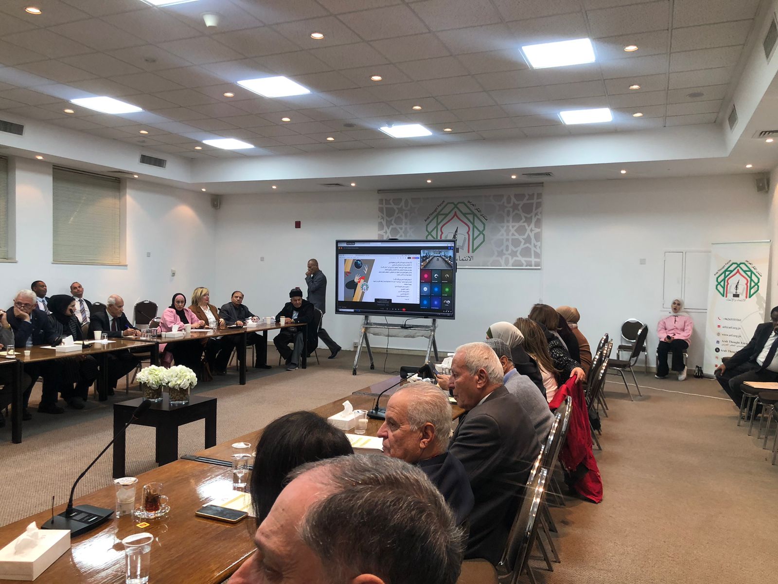 Madar Al-Saa Images 0.7641809900589205