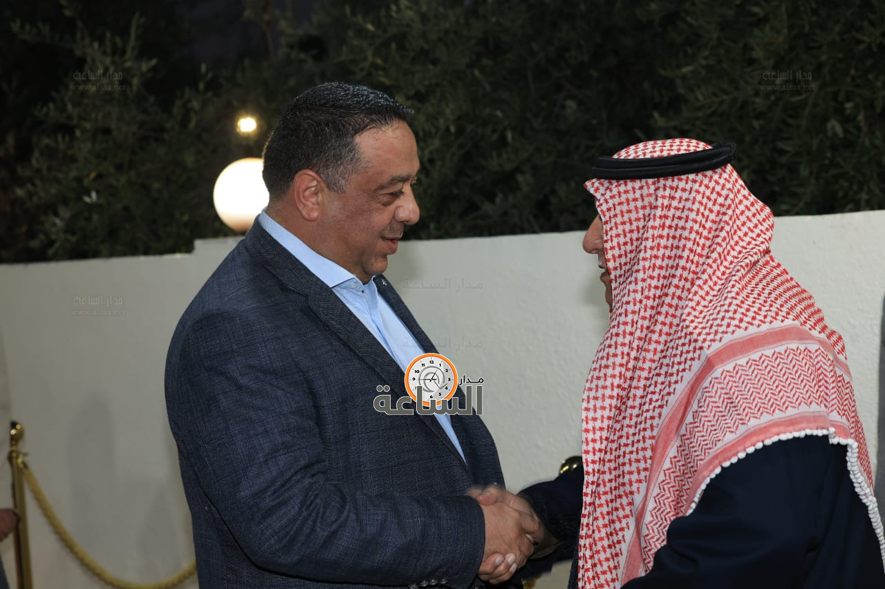 Madar Al-Saa Images 0.012222295560049945