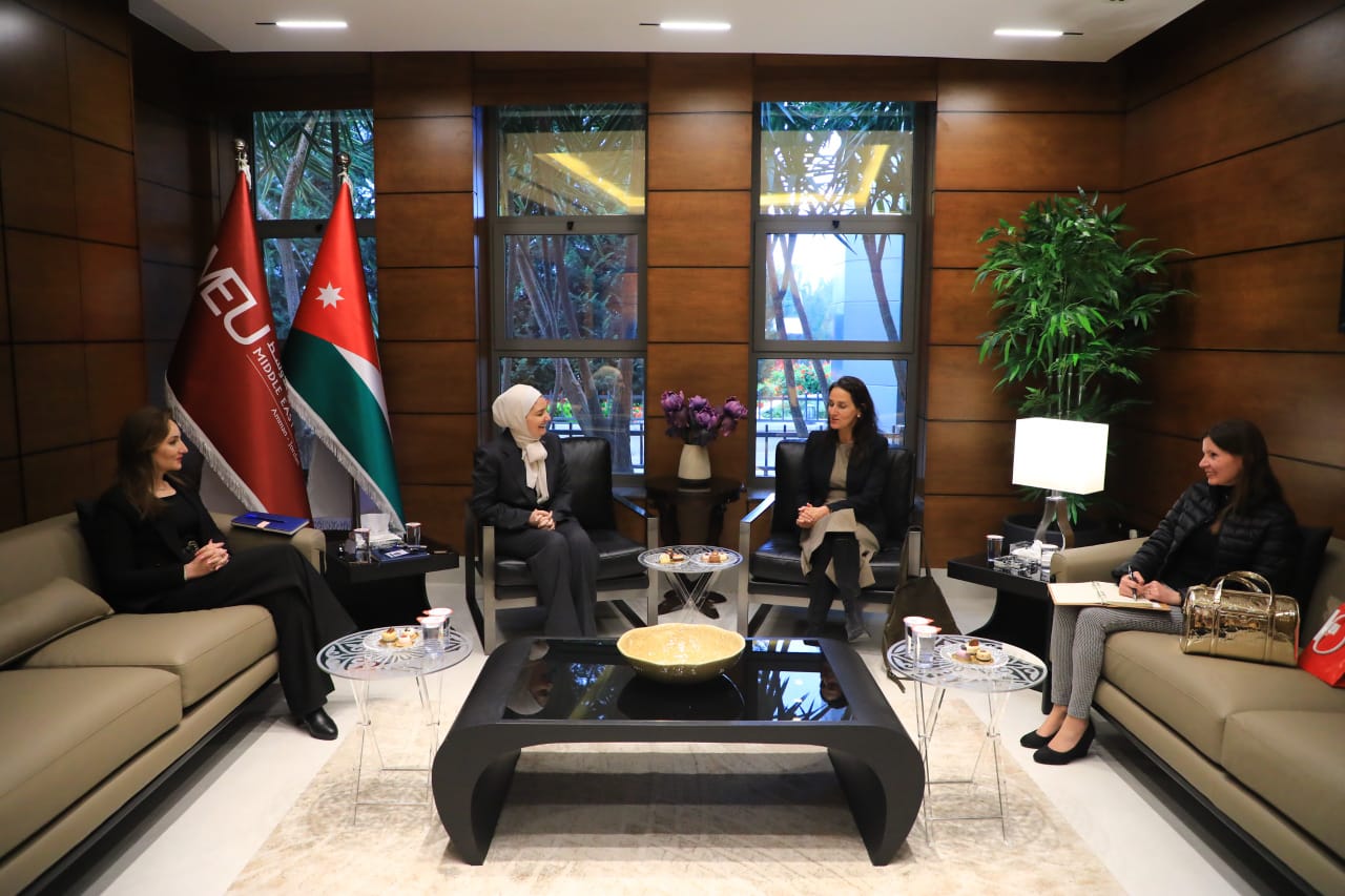 Madar Al-Saa Images 0.3913647788612812