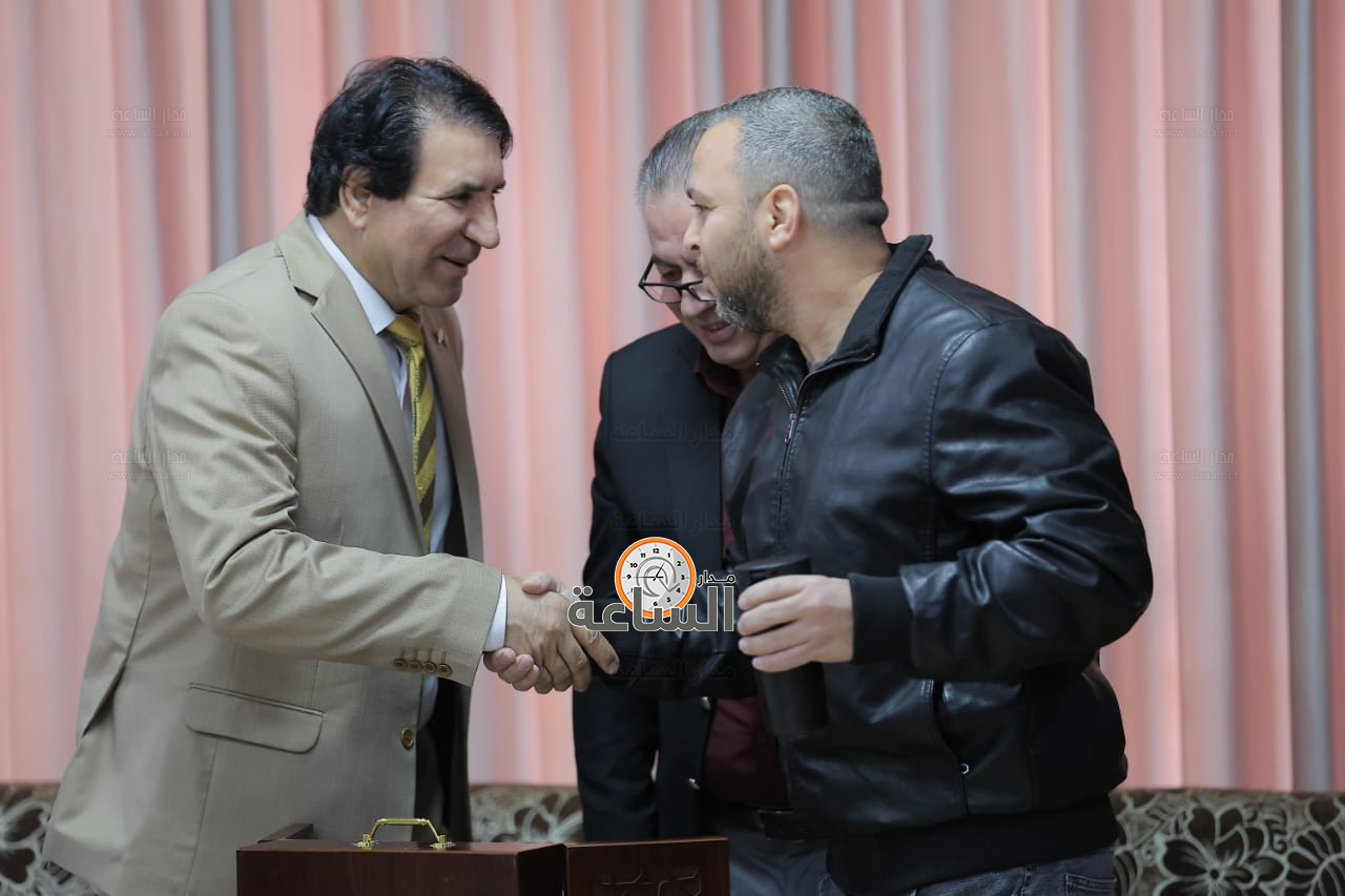 Madar Al-Saa Images 0.11728995232858708