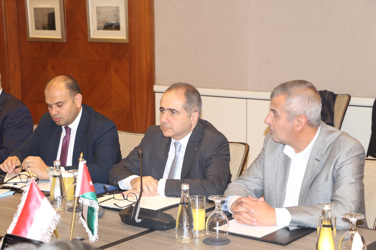 Madar Al-Saa Images 0.6433599705972209