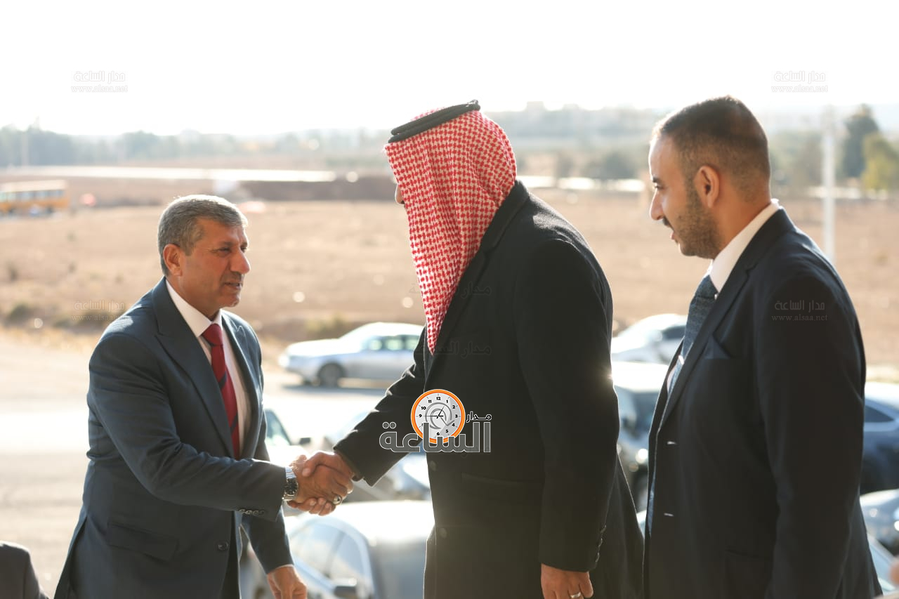 Madar Al-Saa Images 0.9851790745499182