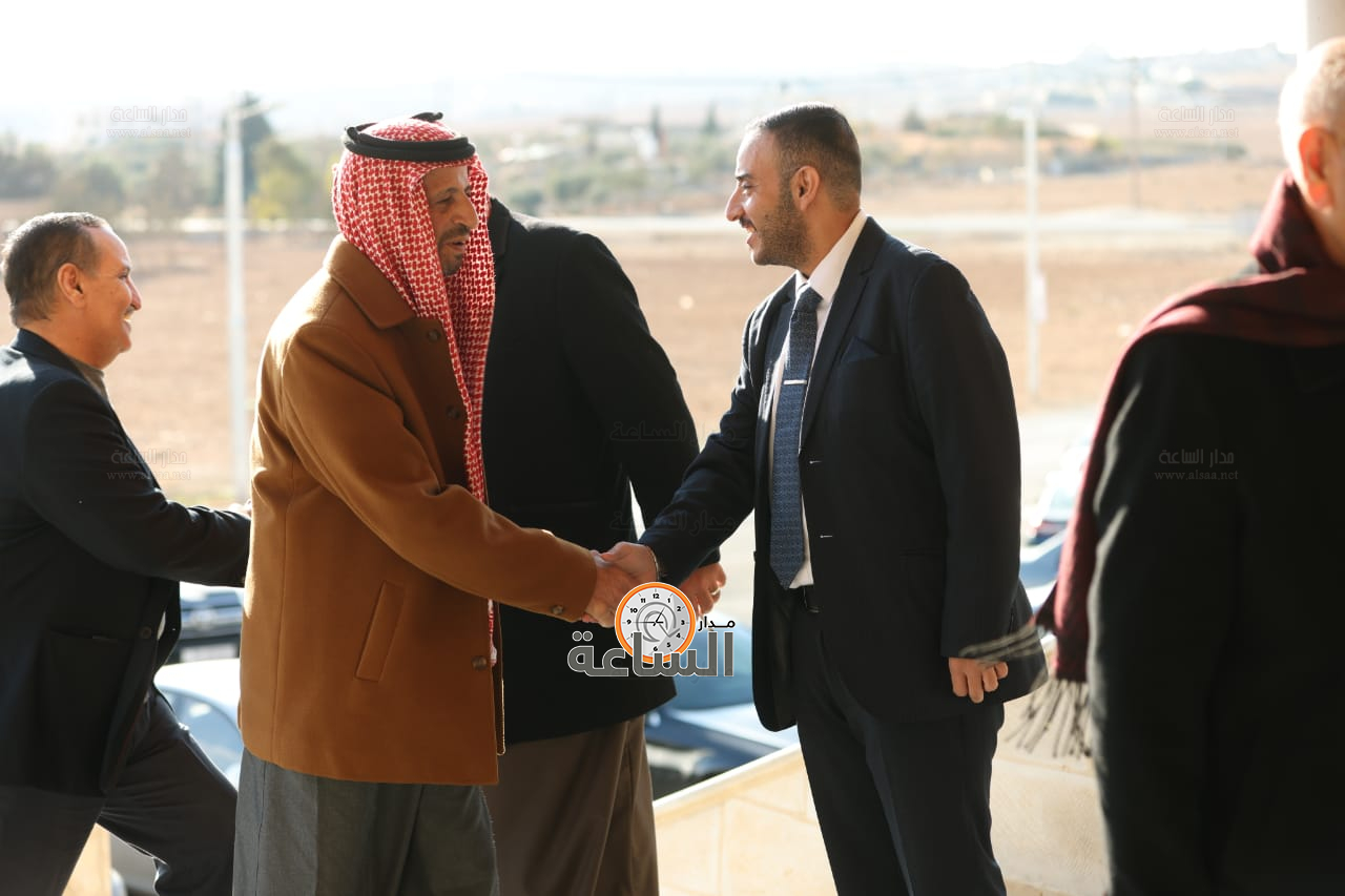 Madar Al-Saa Images 0.43232250029634356