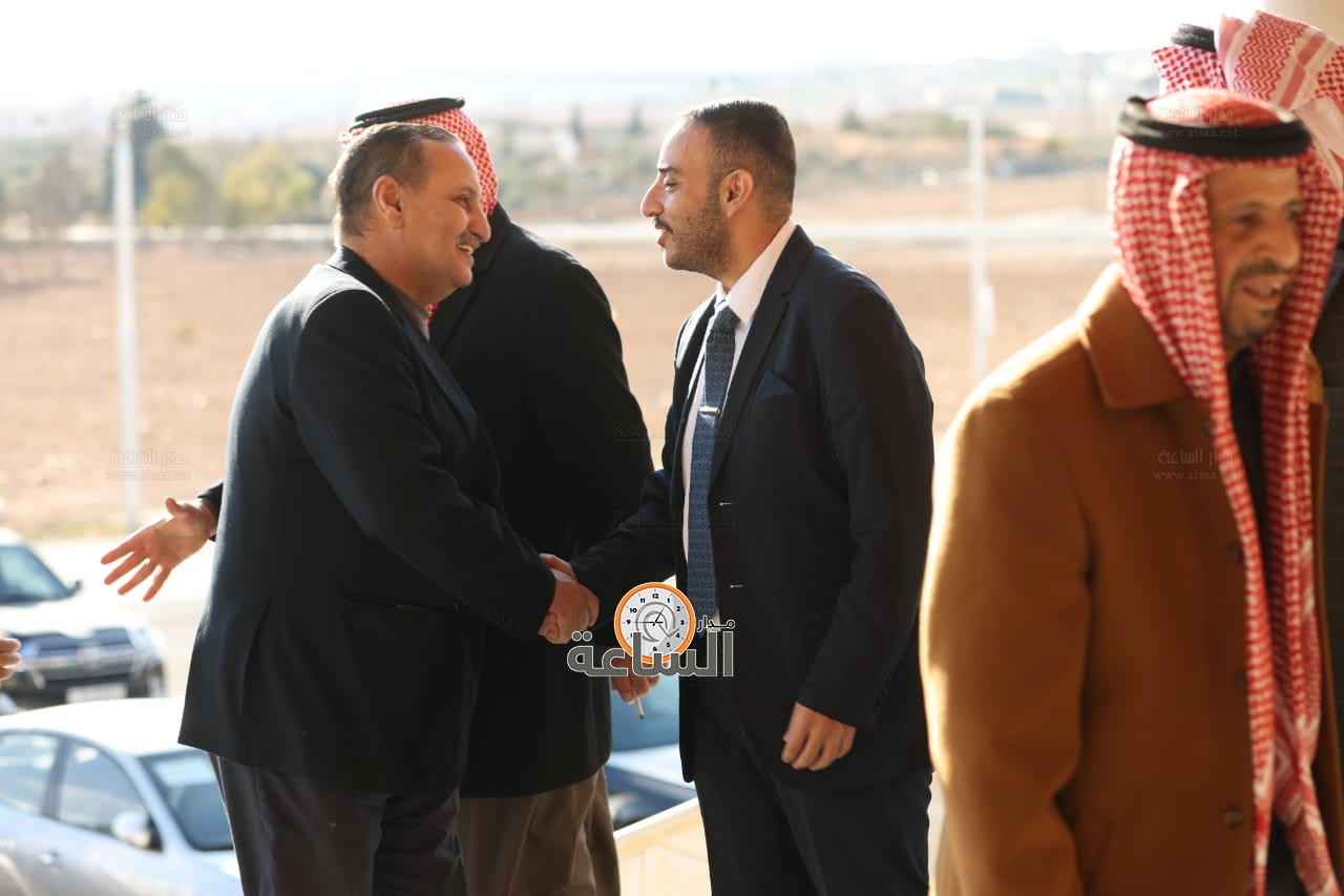 Madar Al-Saa Images 0.5184047845972747