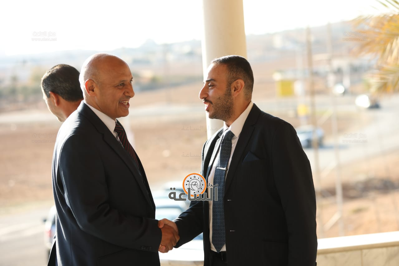 Madar Al-Saa Images 0.9606239225095166