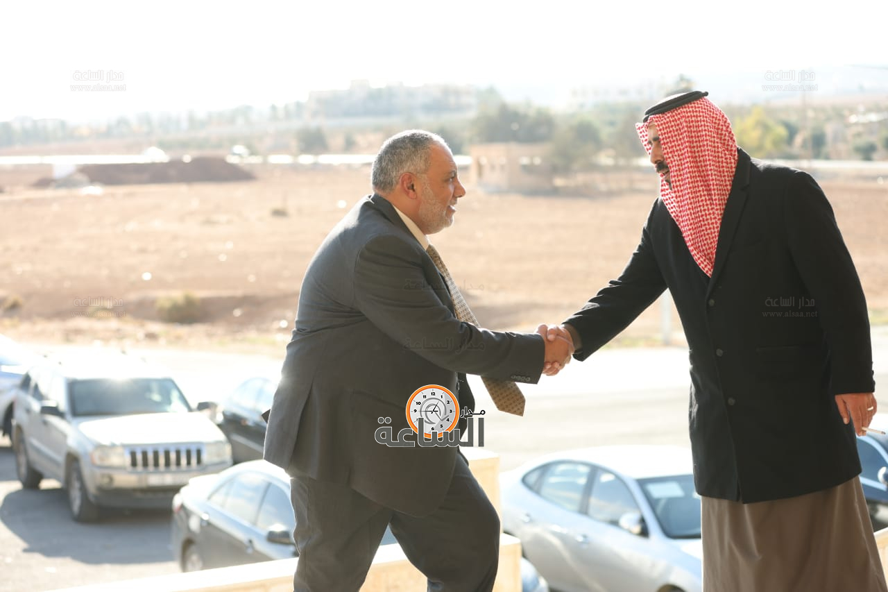 Madar Al-Saa Images 0.37467616376788493