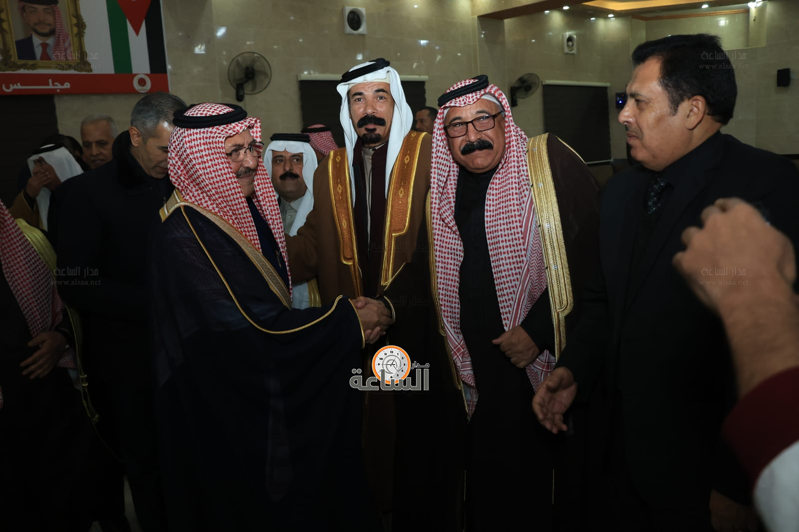 Madar Al-Saa Images 0.3859646336883119