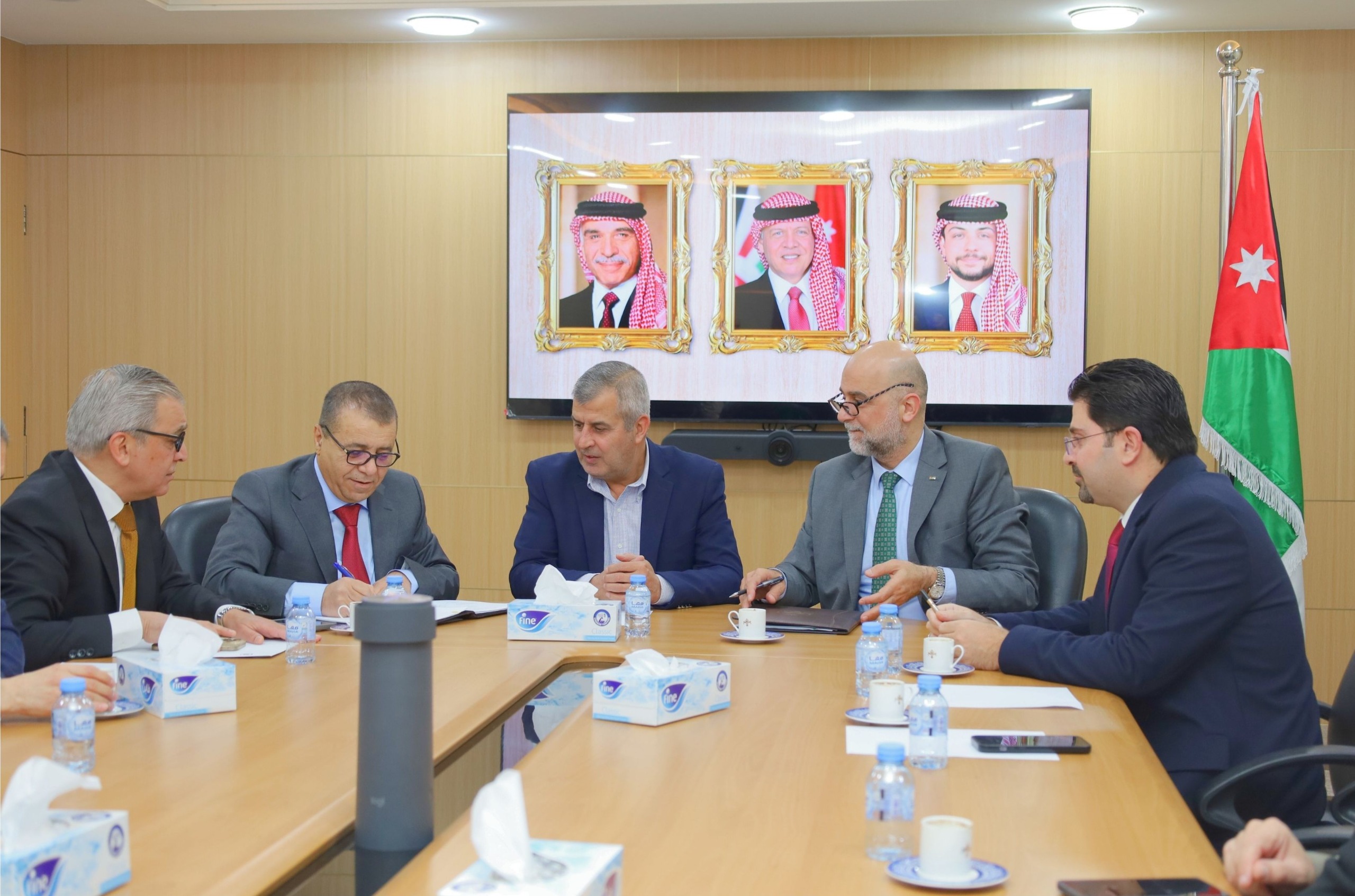 Madar Al-Saa Images 0.13326717175104563