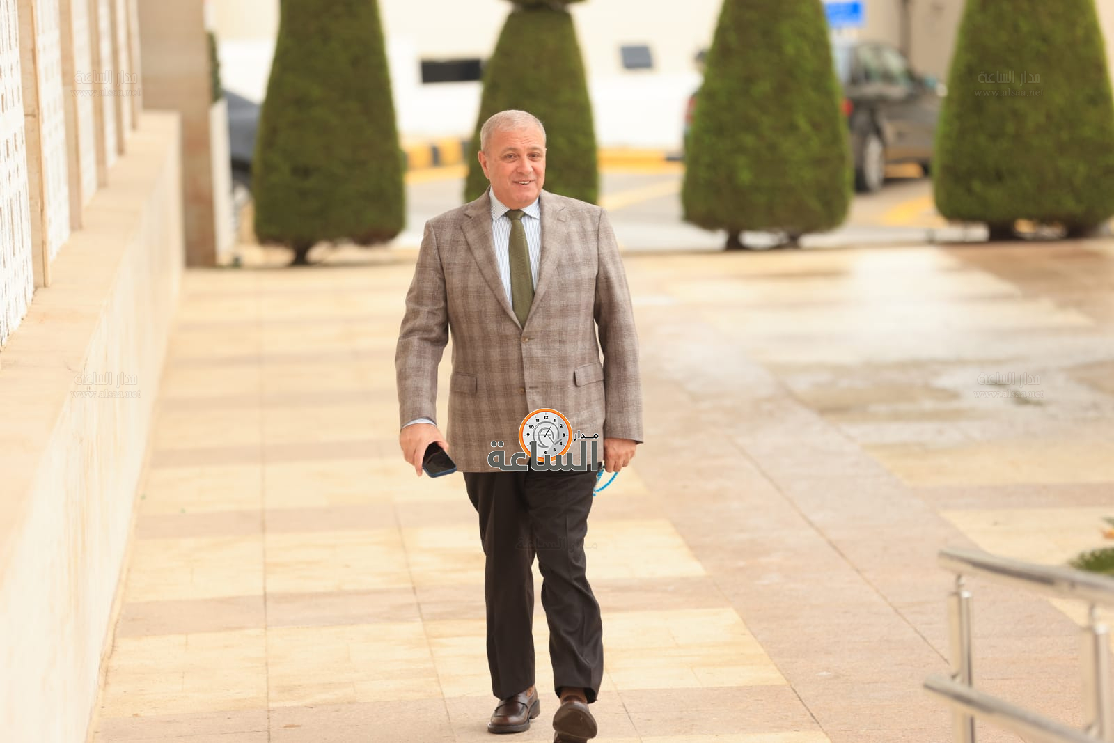 Madar Al-Saa Images 0.4053224492490798