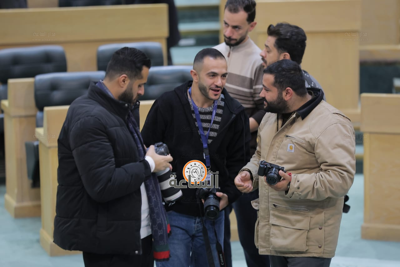 Madar Al-Saa Images 0.40569394153103855