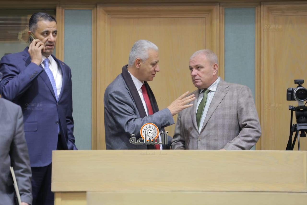 Madar Al-Saa Images 0.44996065558911724