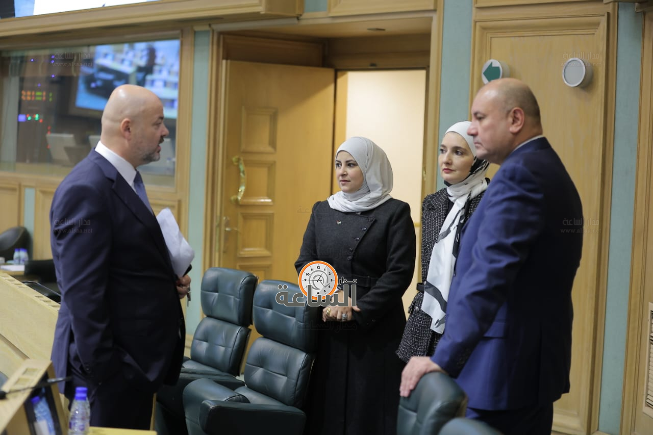 Madar Al-Saa Images 0.068099391871557