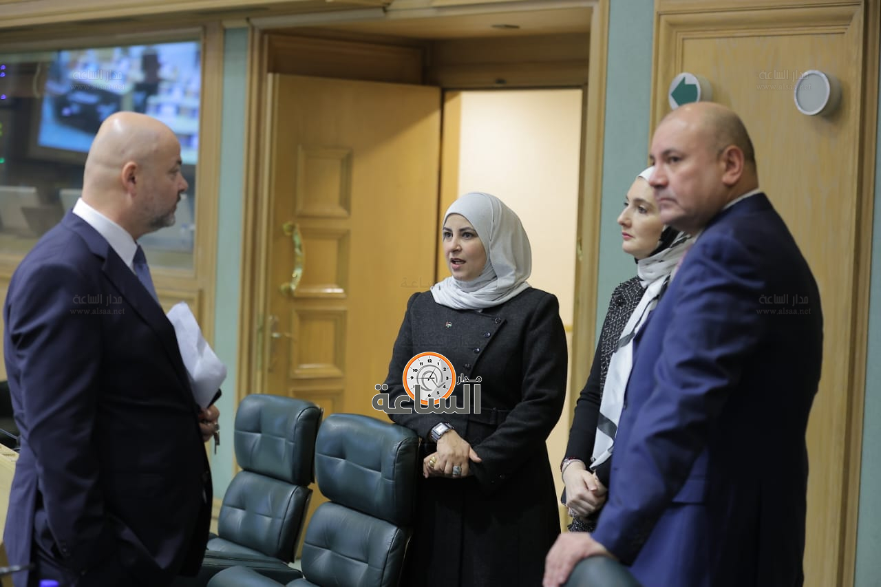 Madar Al-Saa Images 0.6617801415193271