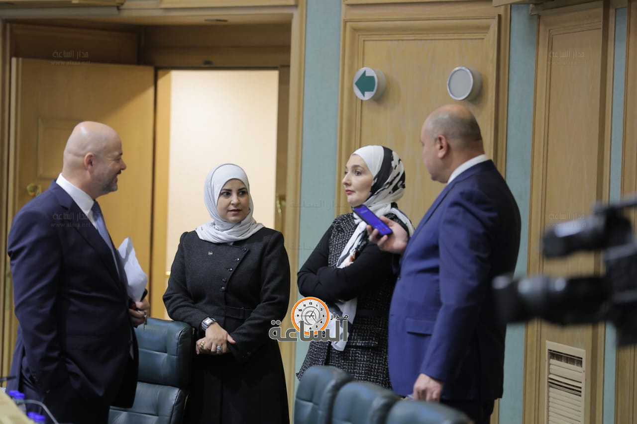 Madar Al-Saa Images 0.5197462126044222