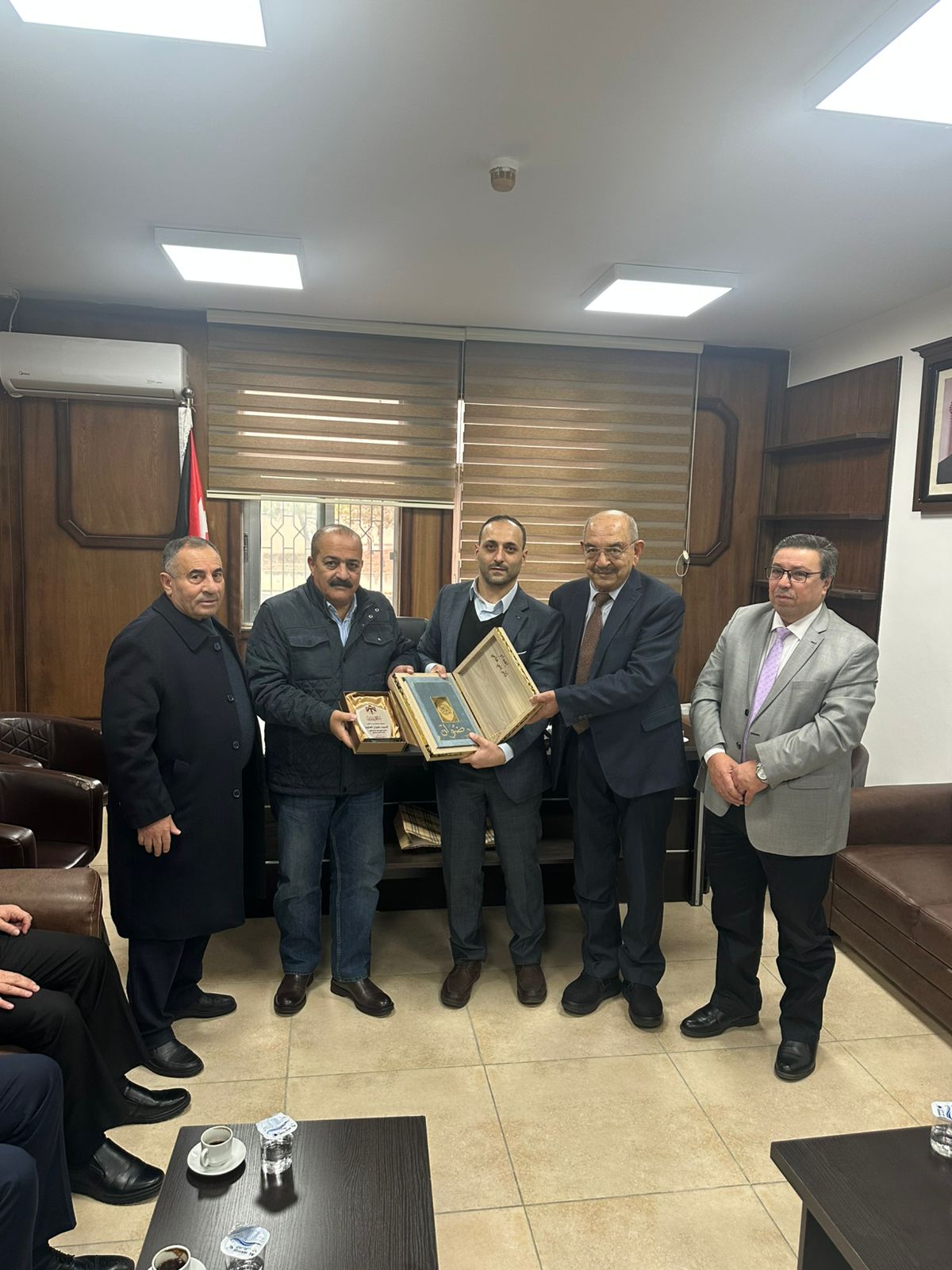 Madar Al-Saa Images 0.6399246181736938