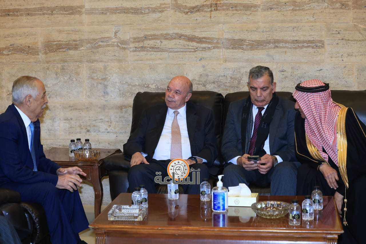 Madar Al-Saa Images 0.03886418814644066