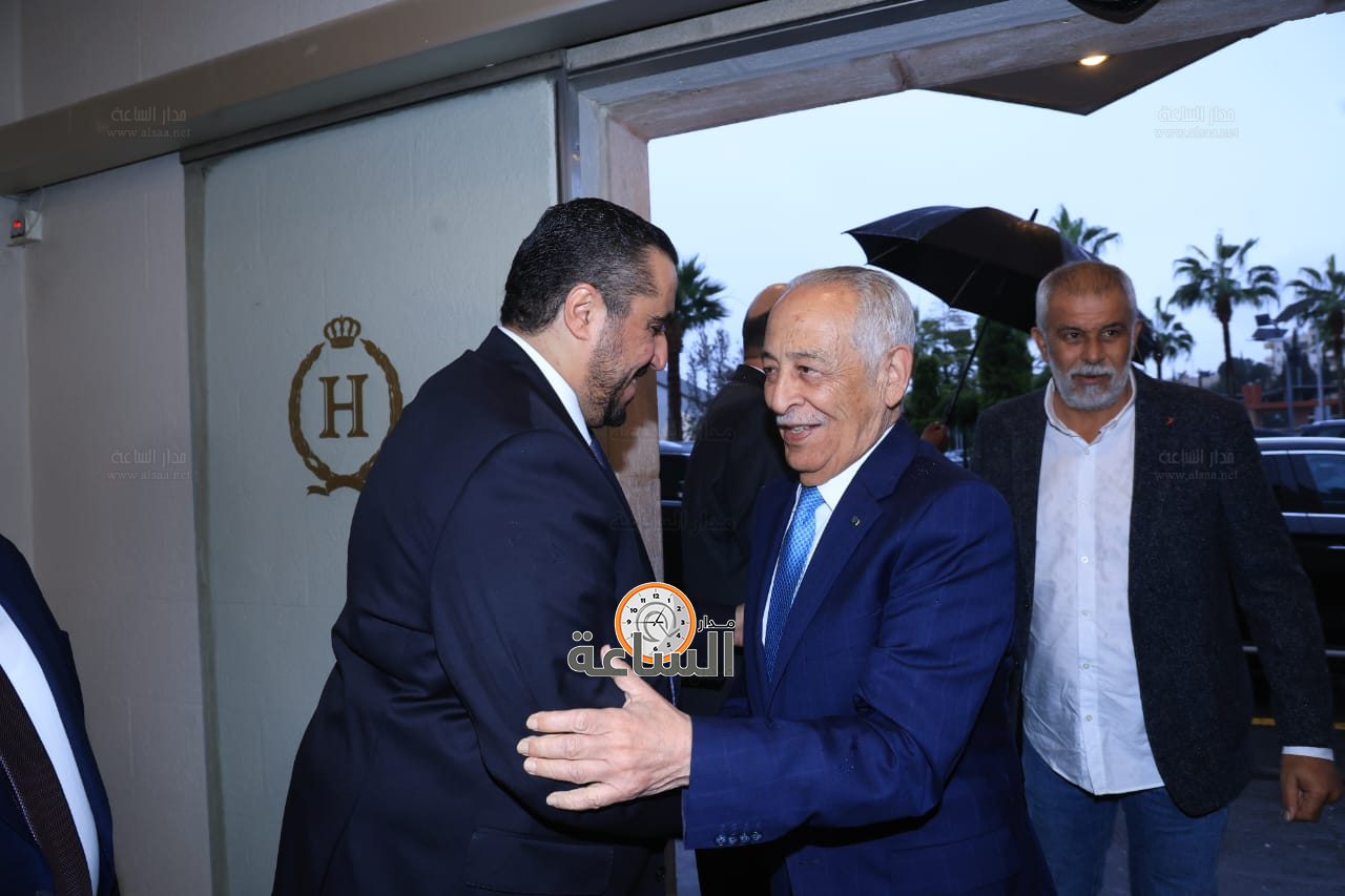 Madar Al-Saa Images 0.833407698343701