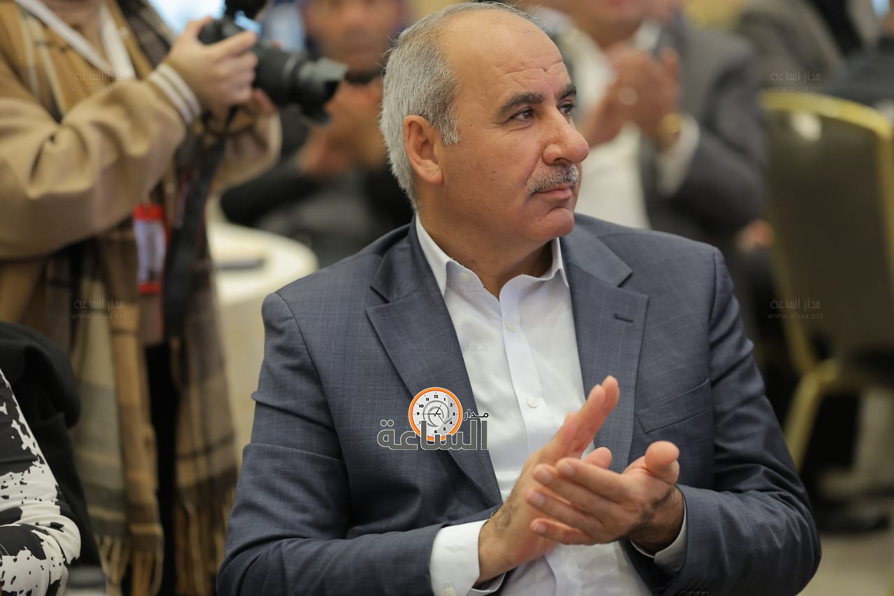 Madar Al-Saa Images 0.409854632333155