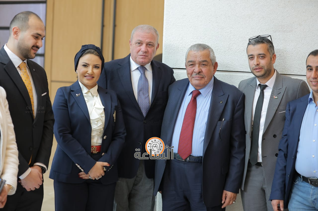 Madar Al-Saa Images 0.12741487809583674