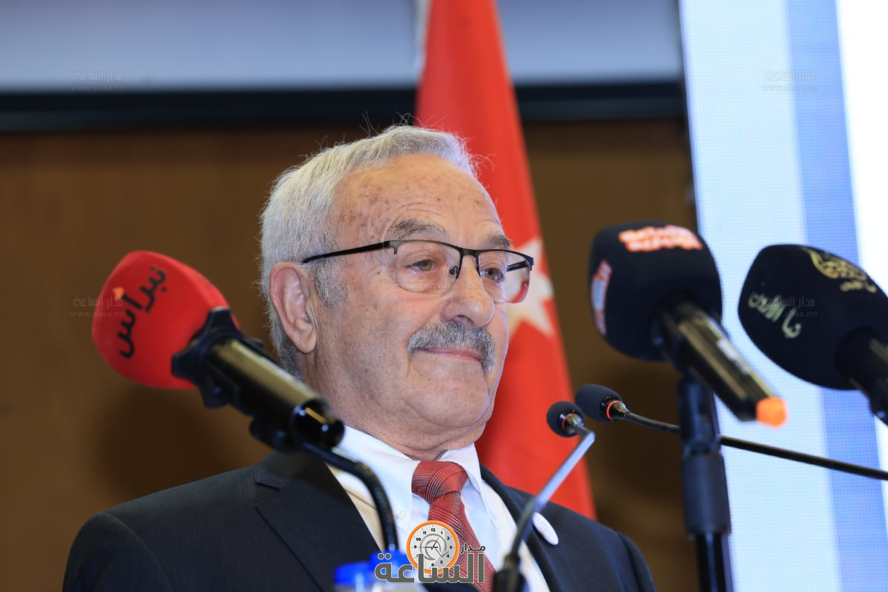 Madar Al-Saa Images 0.3294506044920099