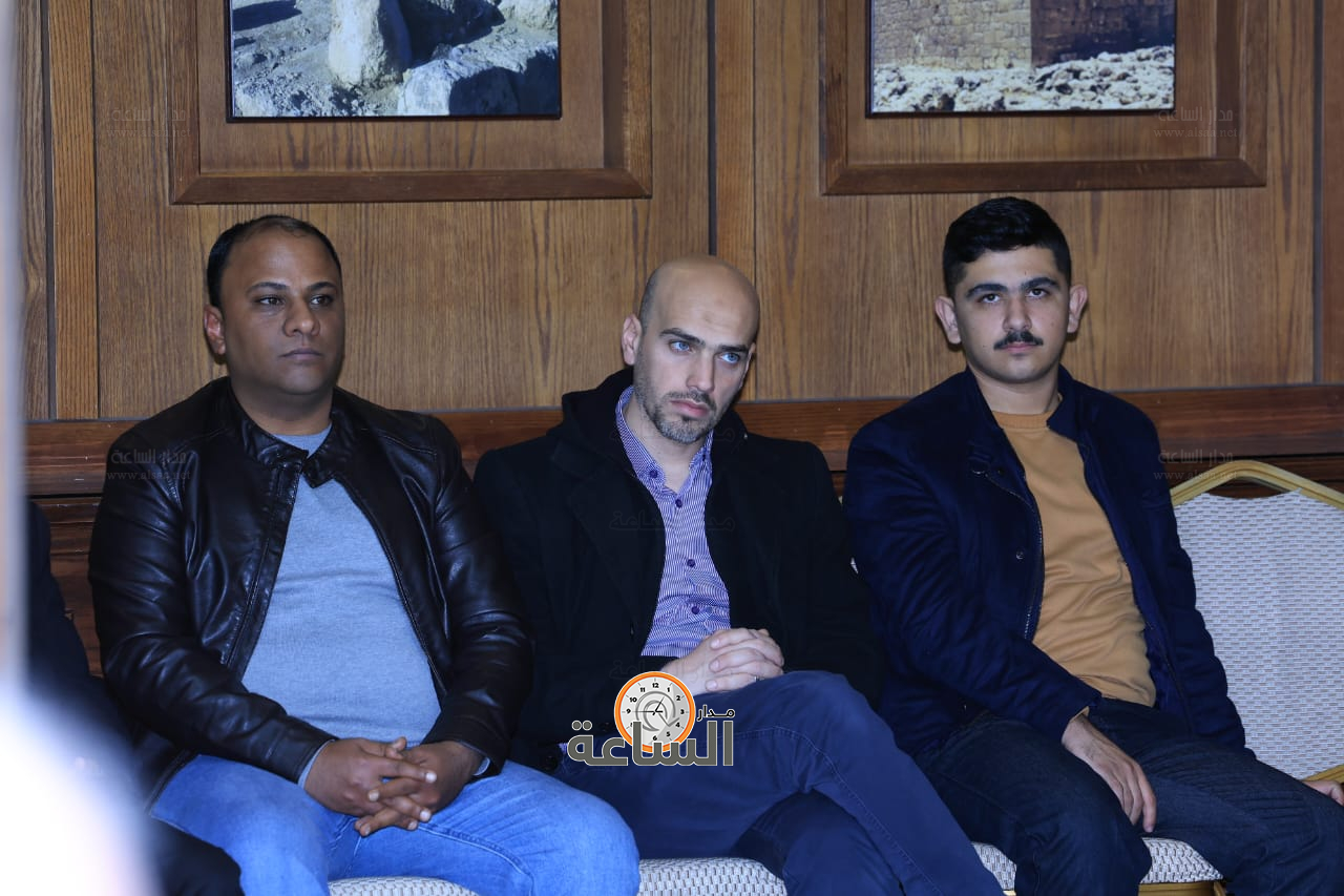 Madar Al-Saa Images 0.6509195789944472