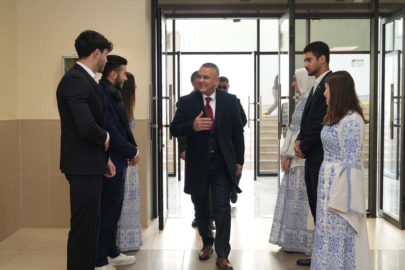 Madar Al-Saa Images 0.13503276715383739