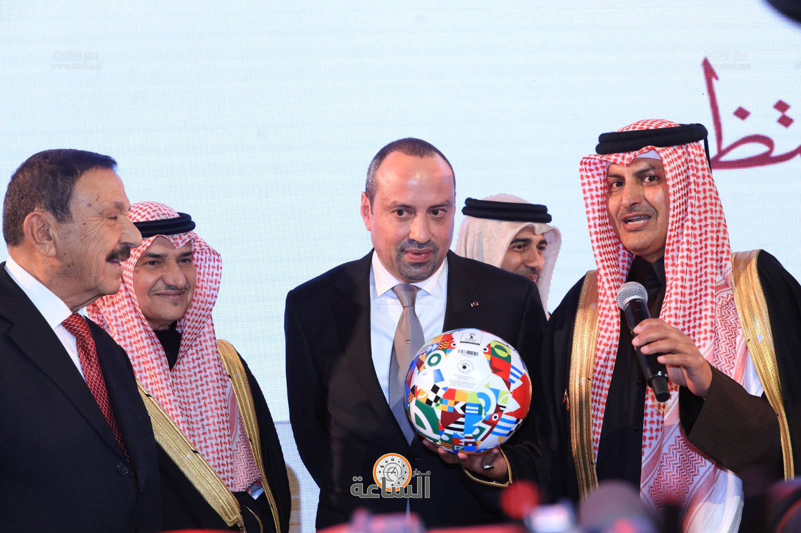 Madar Al-Saa Images 0.570934249406861