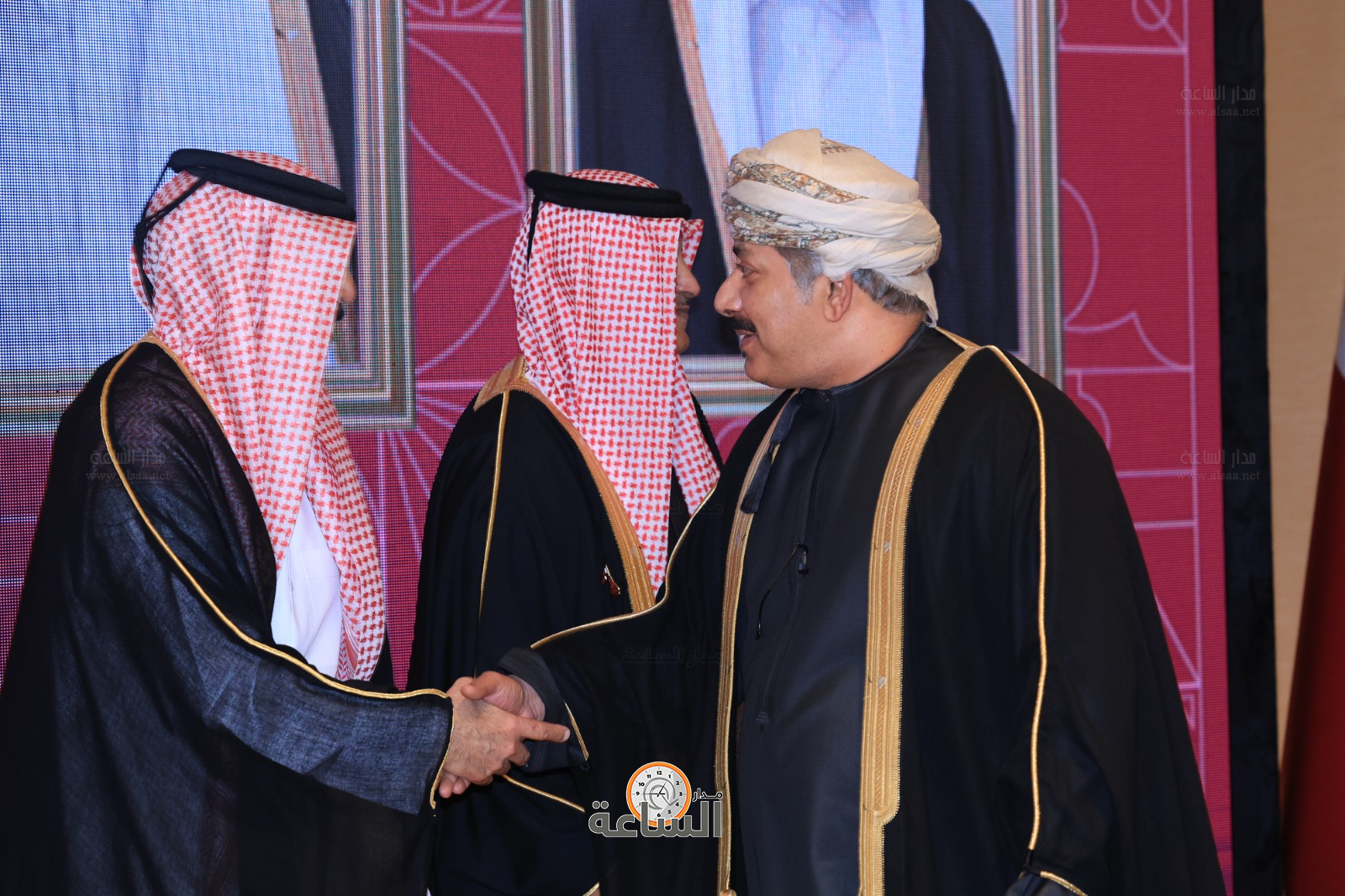 Madar Al-Saa Images 0.7481254449417001