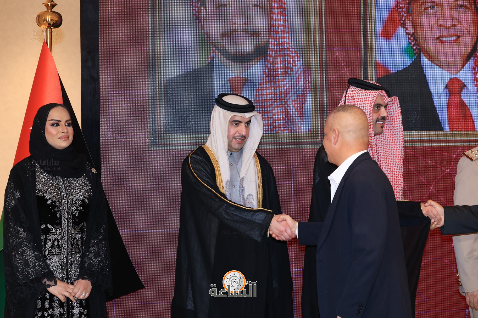 Madar Al-Saa Images 0.4317302822588165