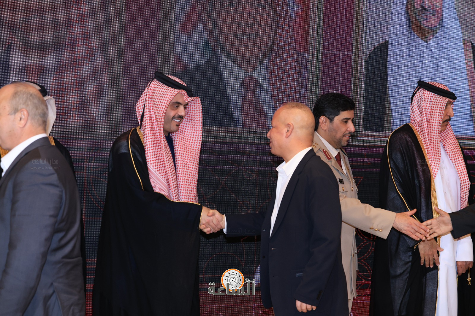 Madar Al-Saa Images 0.13250185445150187