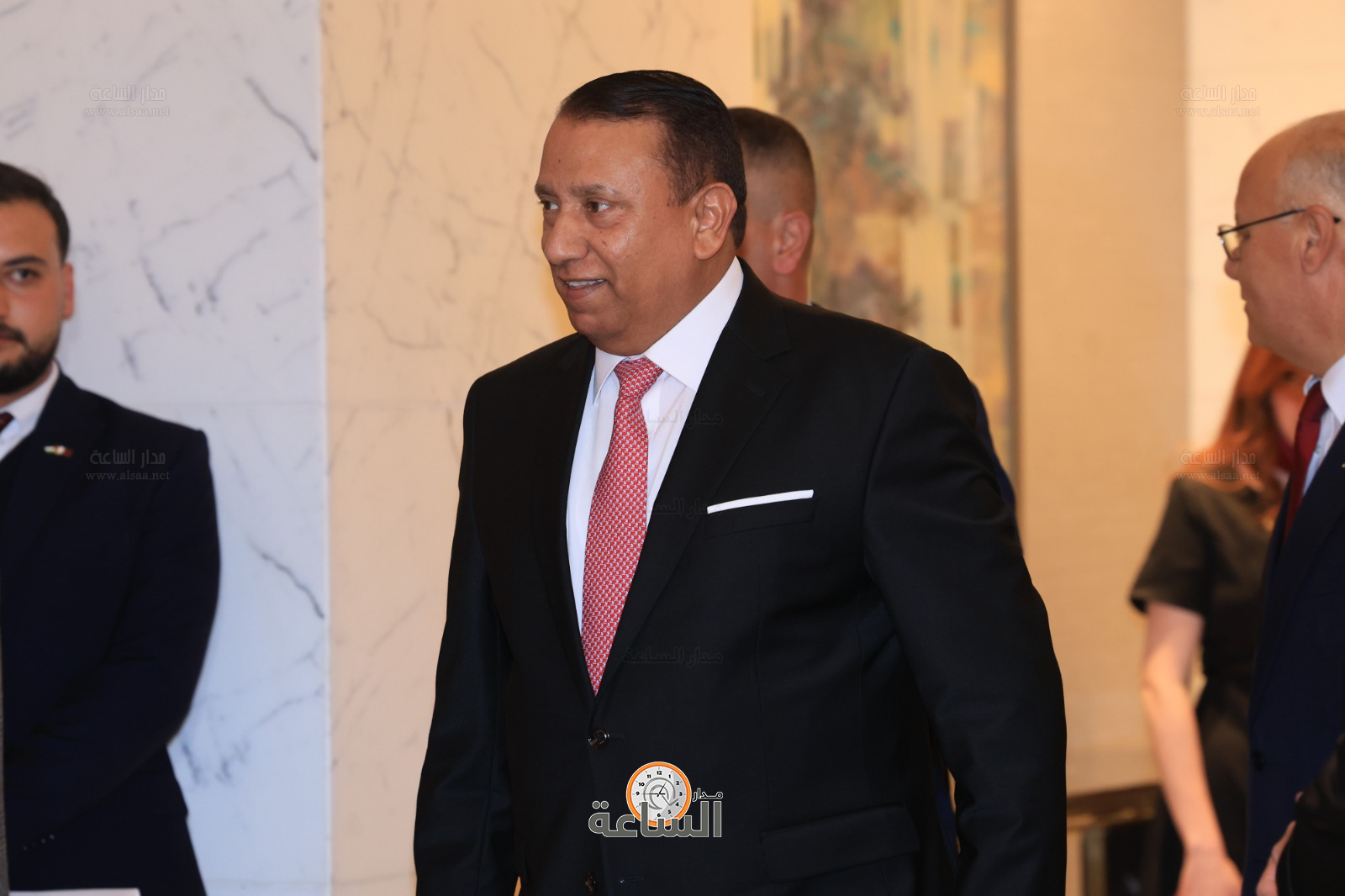 Madar Al-Saa Images 0.2293845801568638