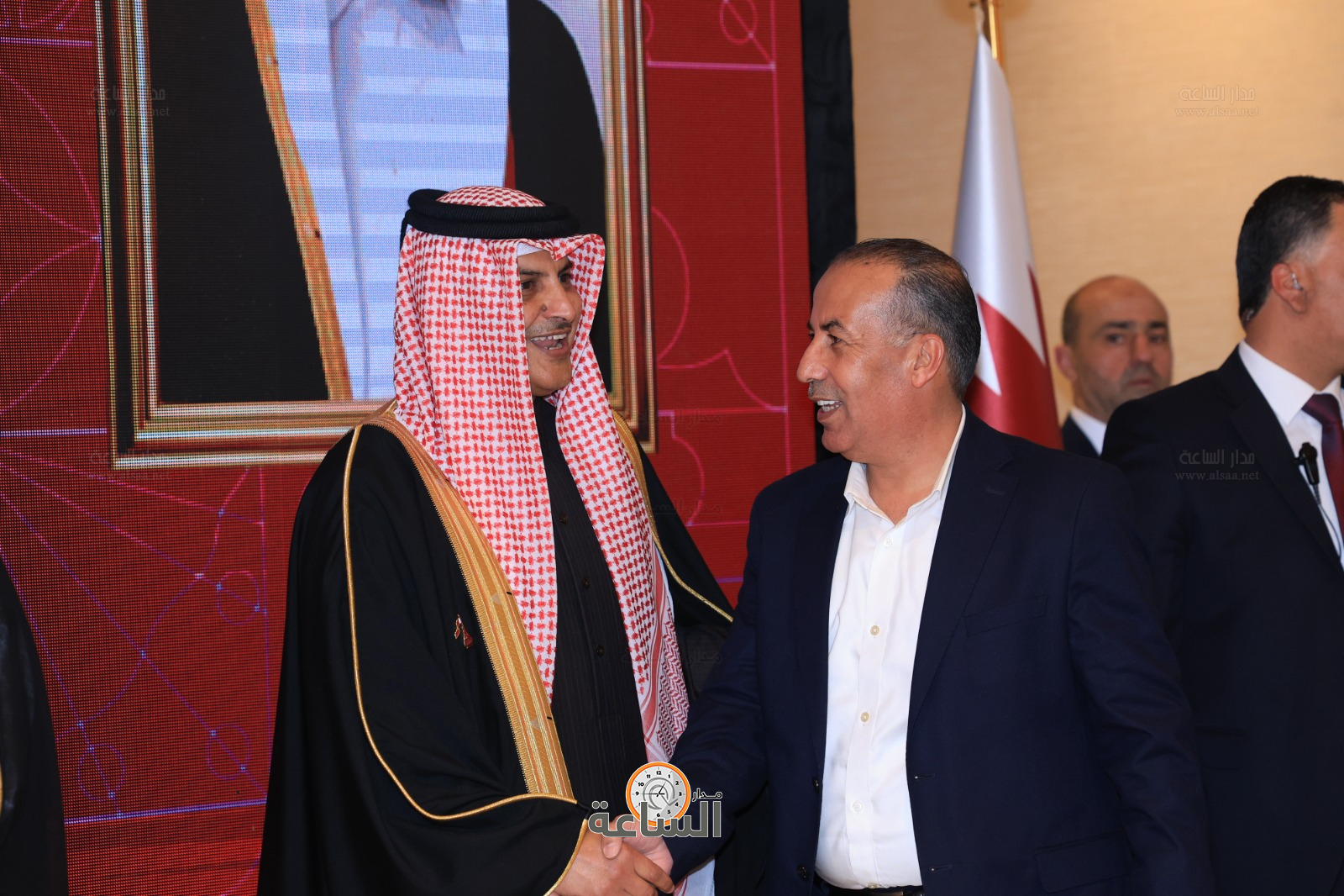 Madar Al-Saa Images 0.015593602807103313