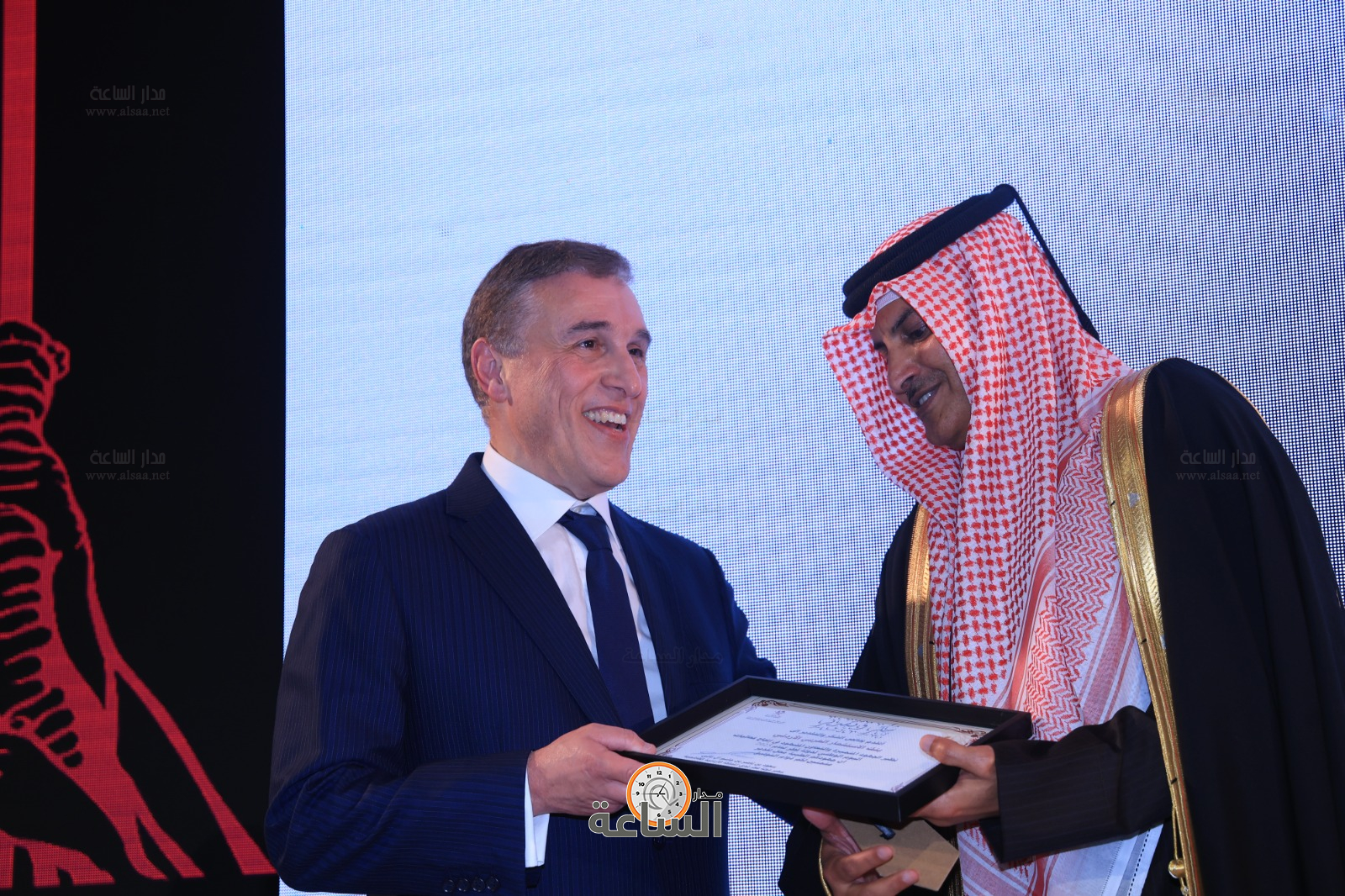 Madar Al-Saa Images 0.15114968710975762