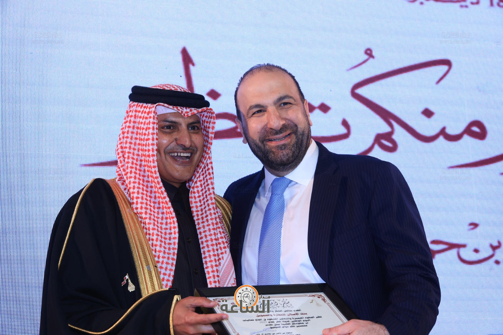 Madar Al-Saa Images 0.5149500873267532