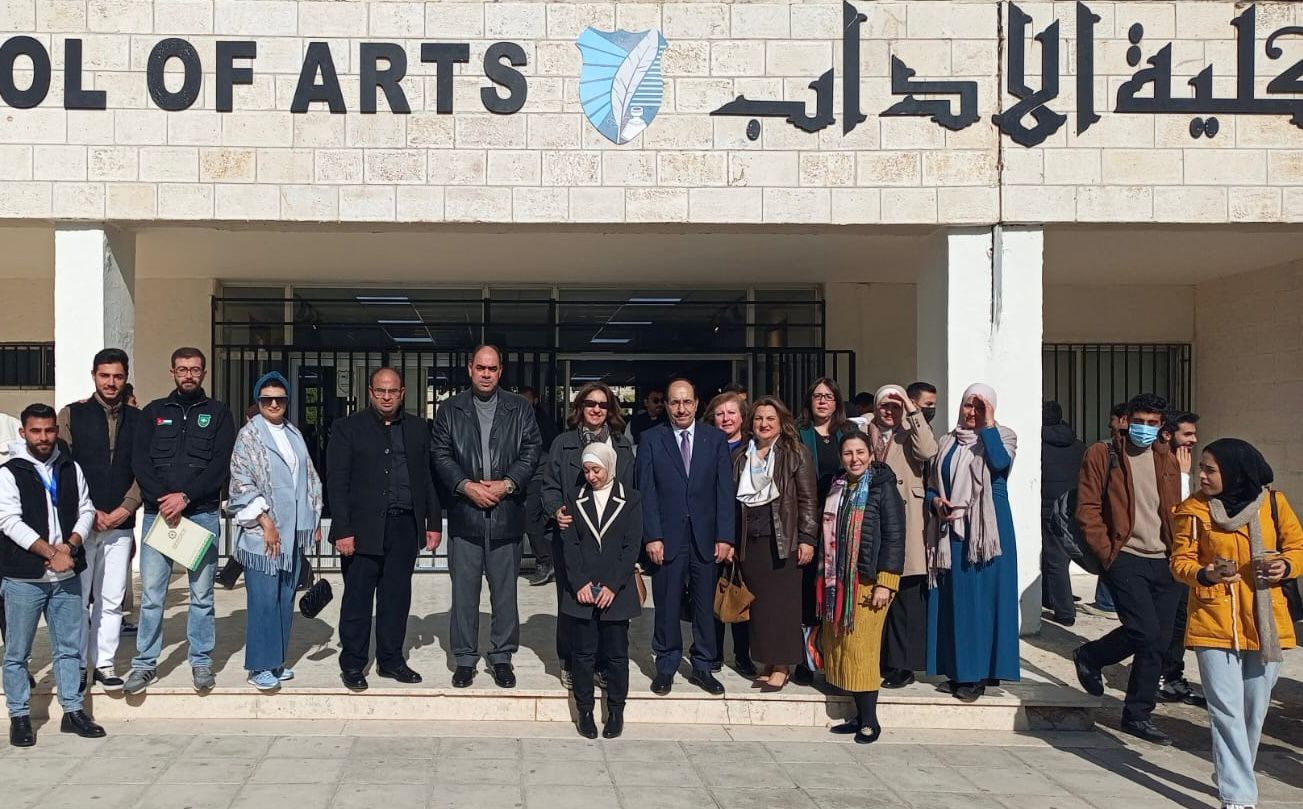 Madar Al-Saa Images 0.5442009885025532