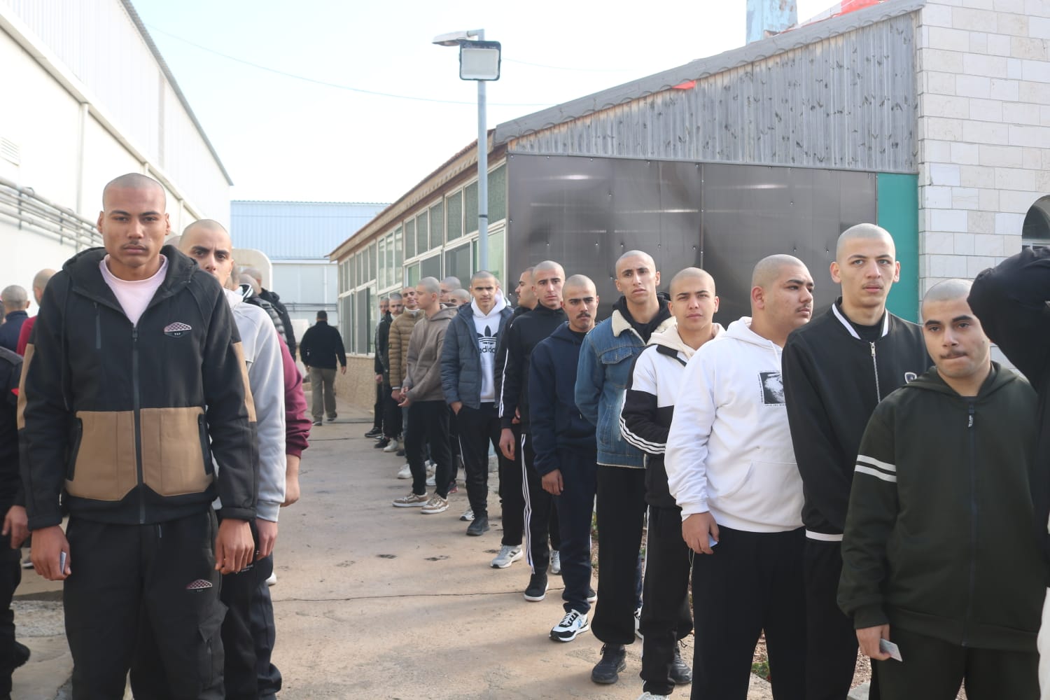 Madar Al-Saa Images 0.4125672854072703