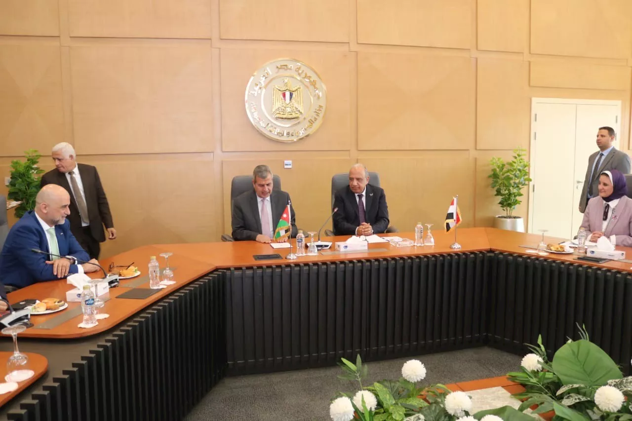 Madar Al-Saa Images 0.02966860544297023