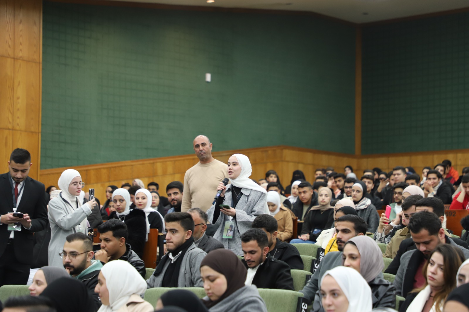 Madar Al-Saa Images 0.9395538069800462