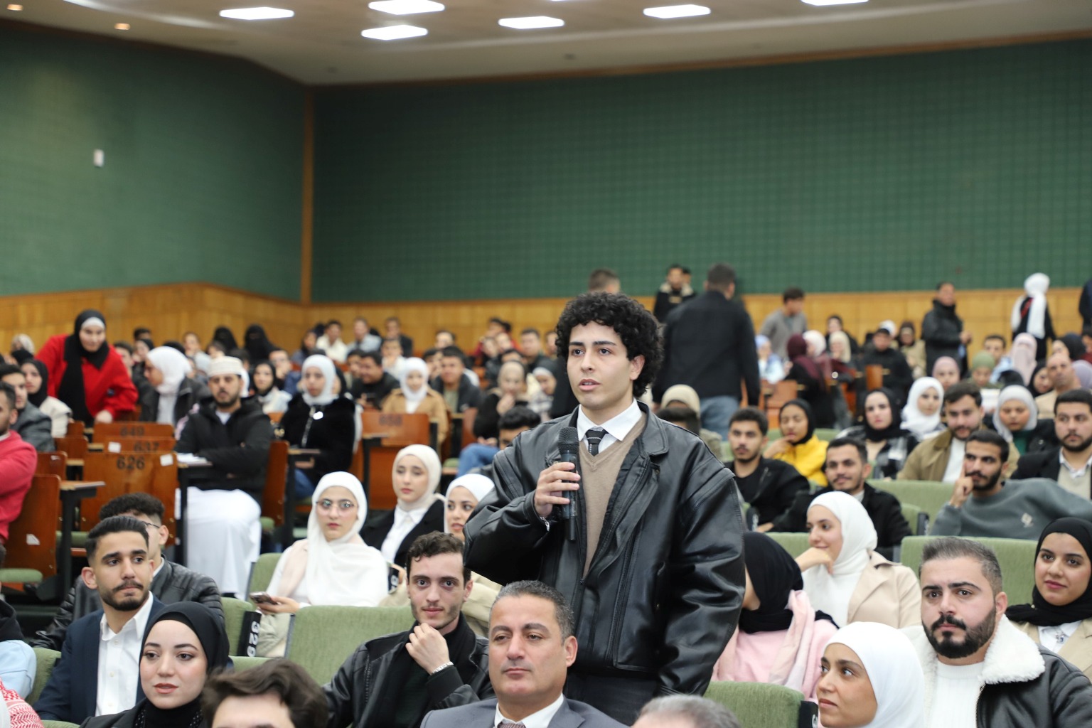 Madar Al-Saa Images 0.6399063325297102