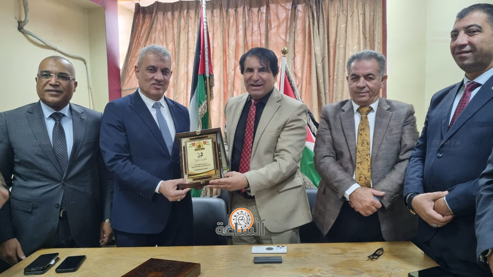 Madar Al-Saa Images 0.6444967017775618