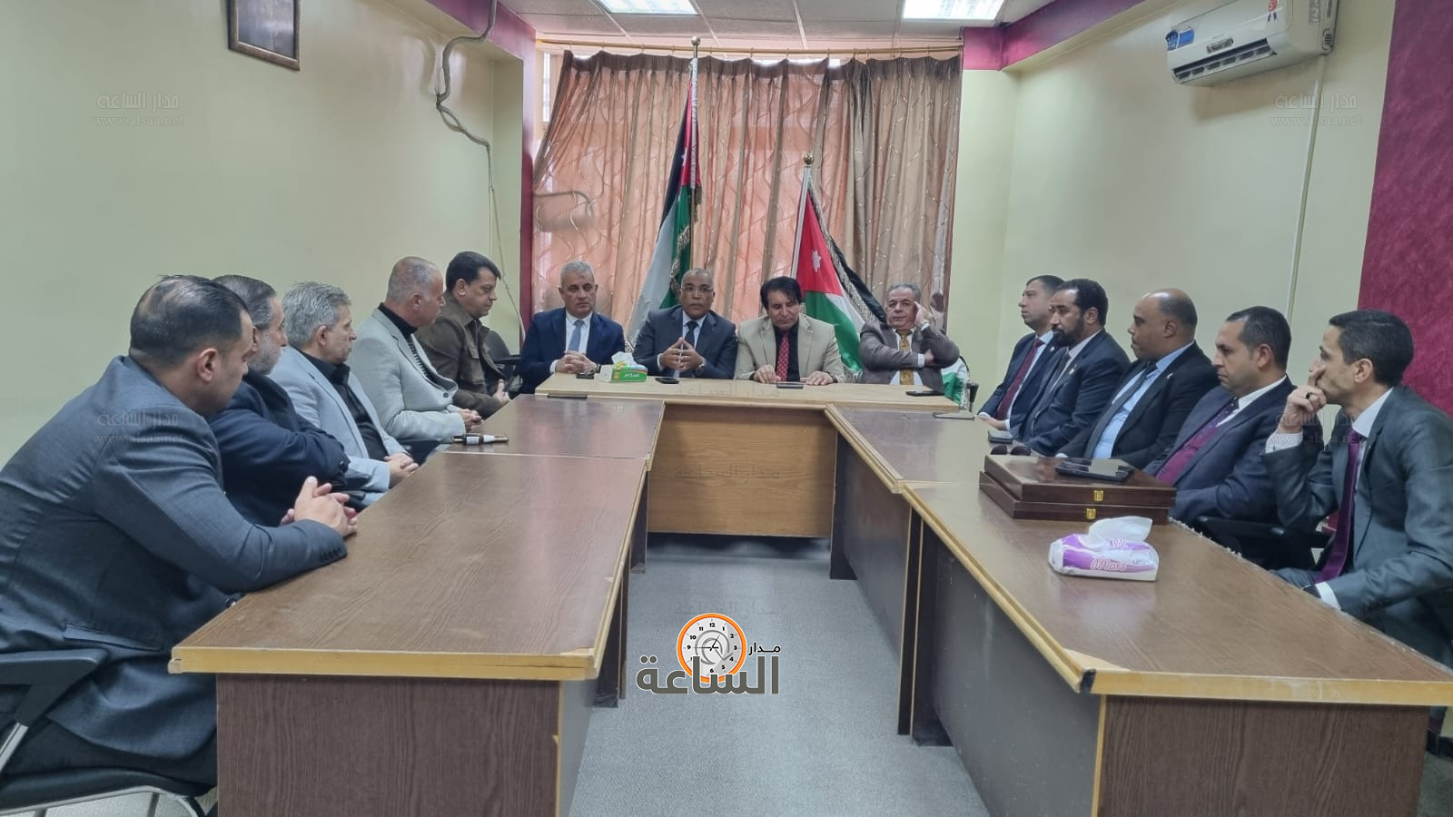 Madar Al-Saa Images 0.7299985821662869