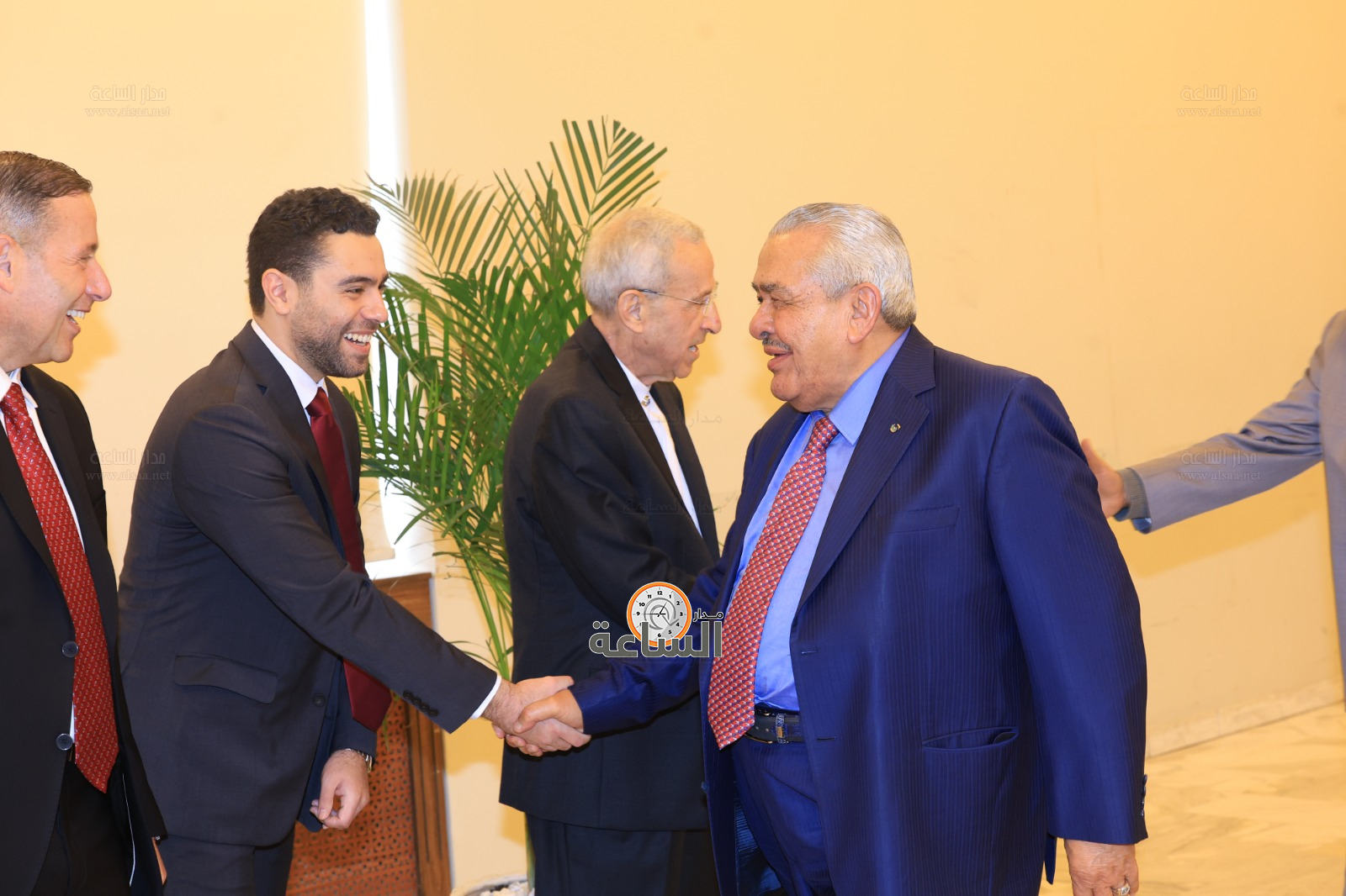 Madar Al-Saa Images 0.011945940987541093