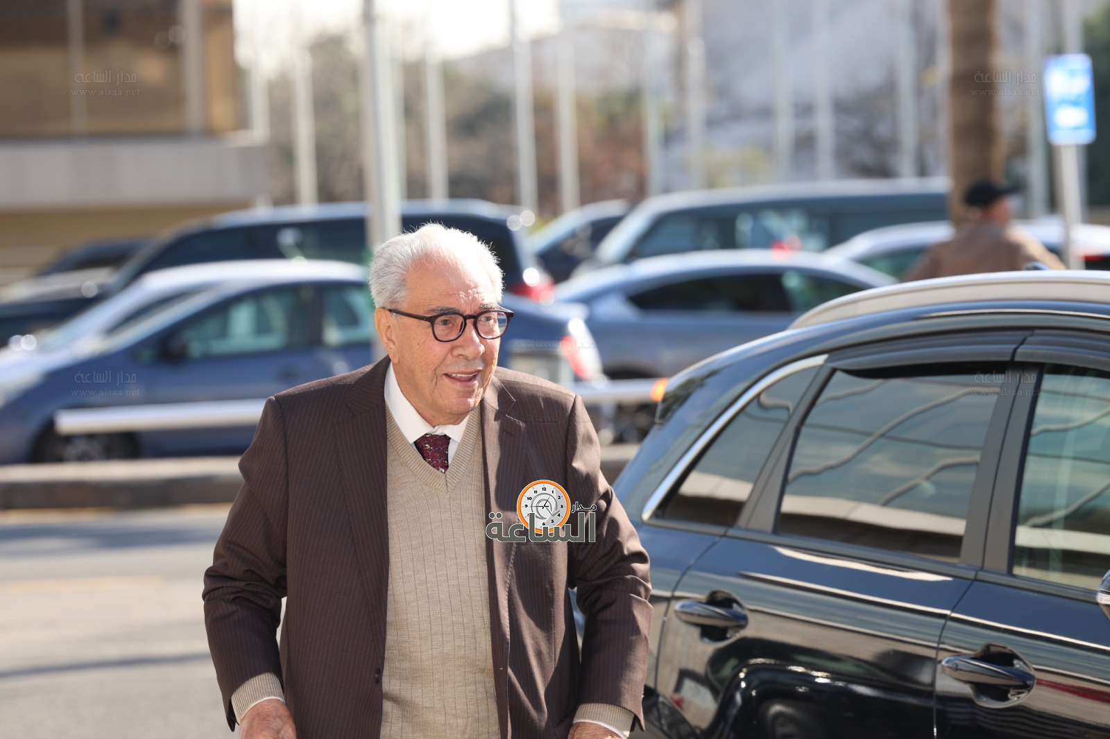 Madar Al-Saa Images 0.7842412479499815