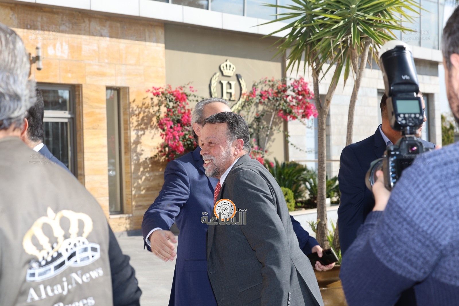 Madar Al-Saa Images 0.6058705139975925