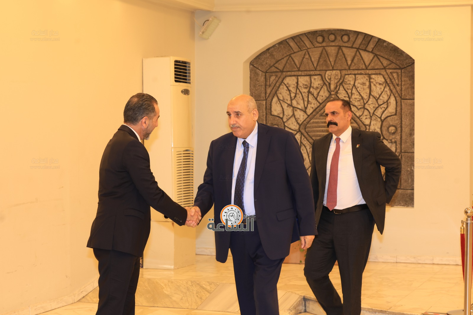 Madar Al-Saa Images 0.7409835259063012