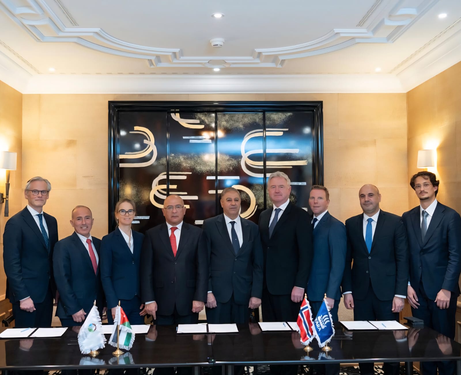 Madar Al-Saa Images 0.8797069601555898