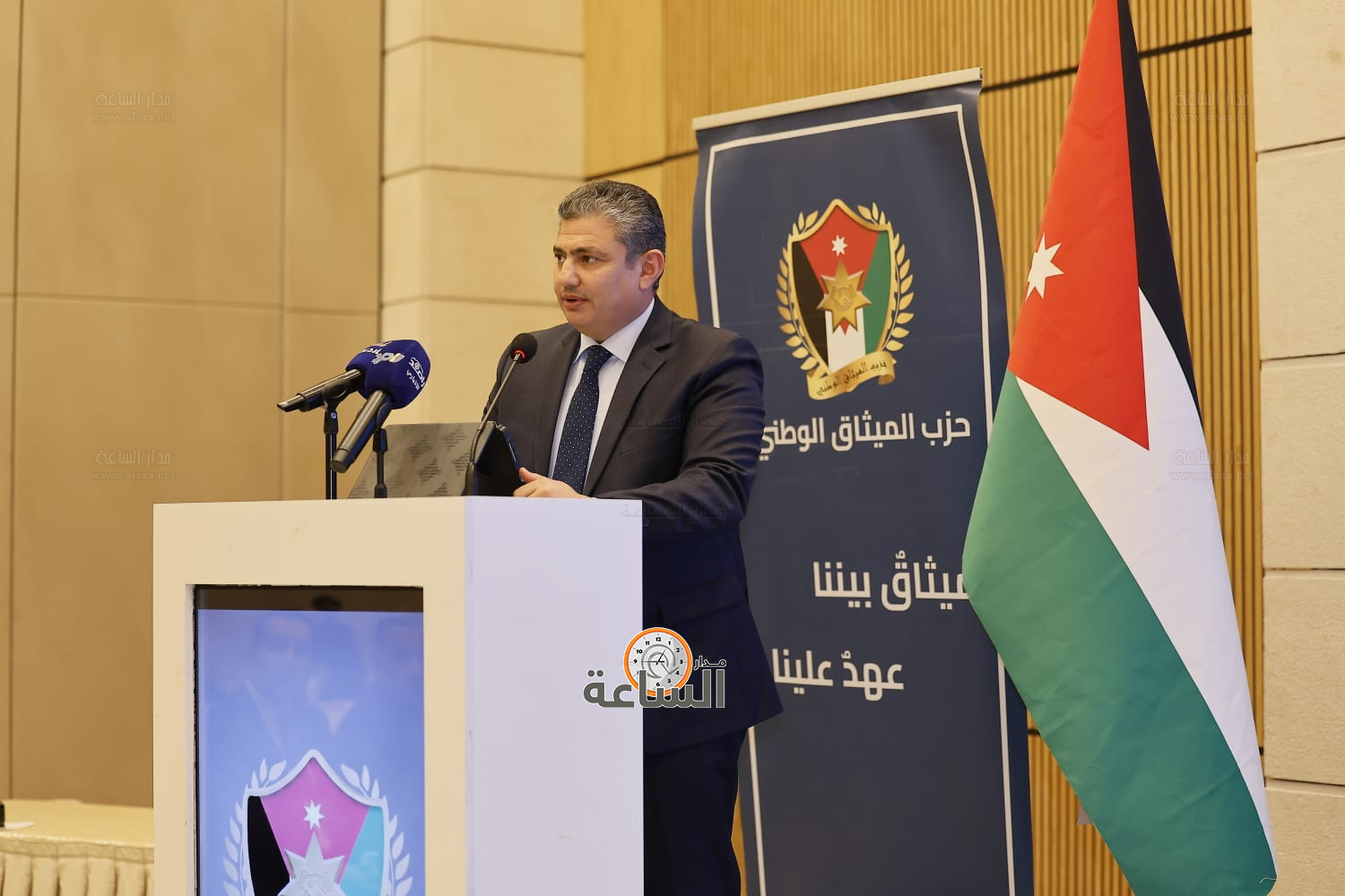 Madar Al-Saa Images 0.13326850738792861