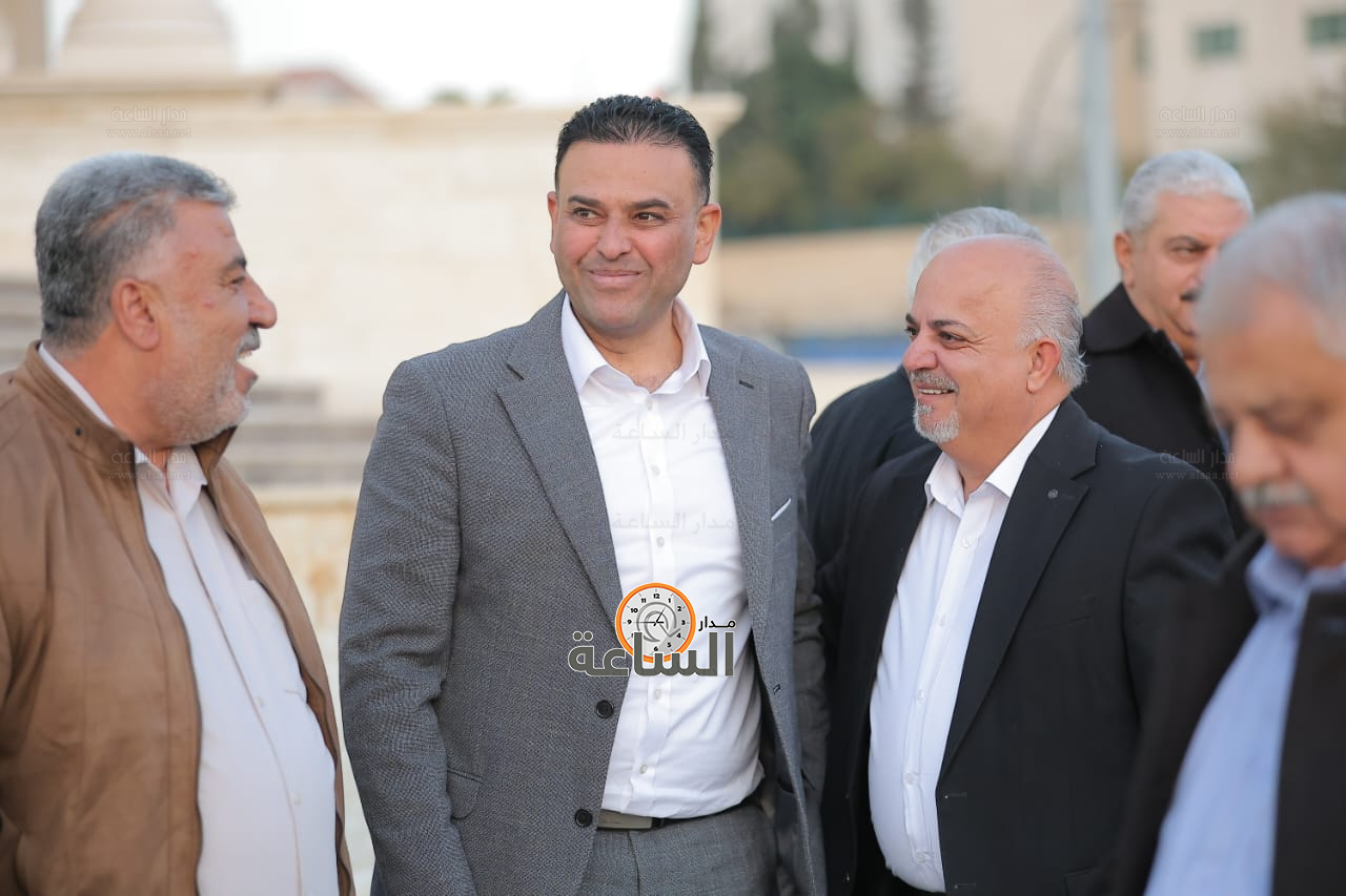 Madar Al-Saa Images 0.8874501156824915